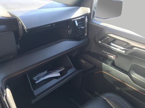 Used 2024 GMC Sierra 1500 AT4 w/ Technology Package image 36