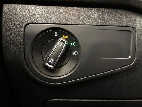 Used 2022 Volkswagen Tiguan SE R-Line image 28