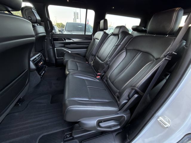Used 2023 Jeep Wagoneer 4WD image 26