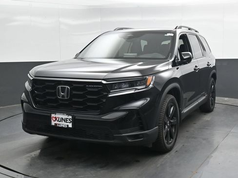 Used 2025 Honda Pilot Black Edition image 8