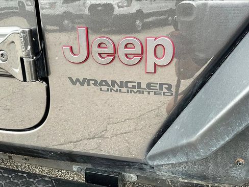 Used 2018 Jeep Wrangler Unlimited Rubicon AWD/4WD image 9