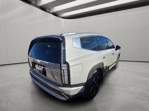 Used 2026 Hyundai Ioniq 9 SE image 8