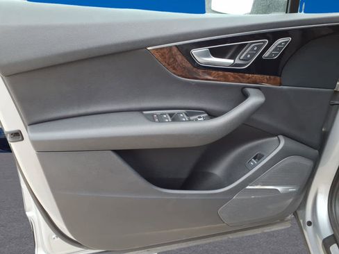 Used 2018 Audi Q7 3.0T Prestige w/ Prestige Package image 11