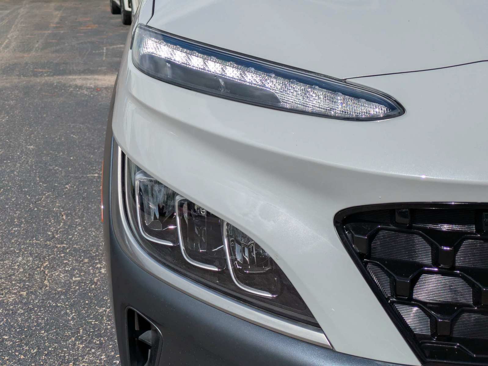 Used 2023 Hyundai Kona Limited FWD image 8