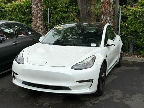 Used 2021 Tesla Model 3 Long Range image 2