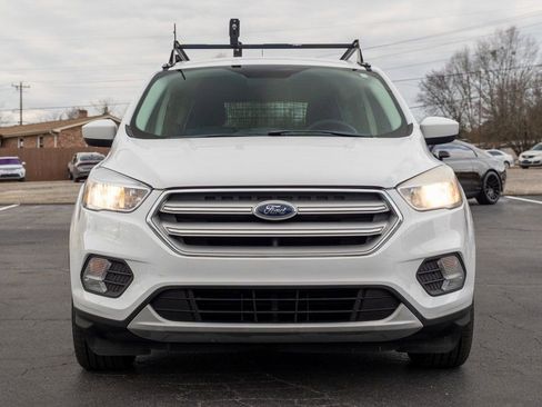Used 2019 Ford Escape SE image 2