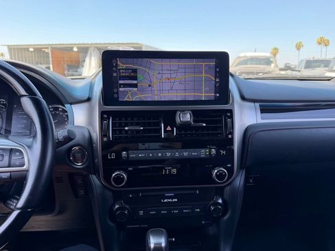 Used 2022 Lexus GX 460 Premium w/ Premium Package AWD/4WD image 9
