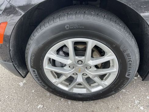 Used 2024 Chevrolet Equinox LT FWD image 2