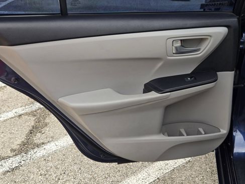 Used 2016 Toyota Camry LE FWD image 15