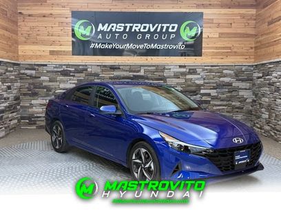 Used 2023 Hyundai Elantra SEL w/ Convenience Package