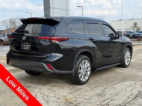 Used 2024 Toyota Highlander Limited AWD/4WD image 3