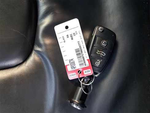 Used 2010 Audi R8 V10 image 10