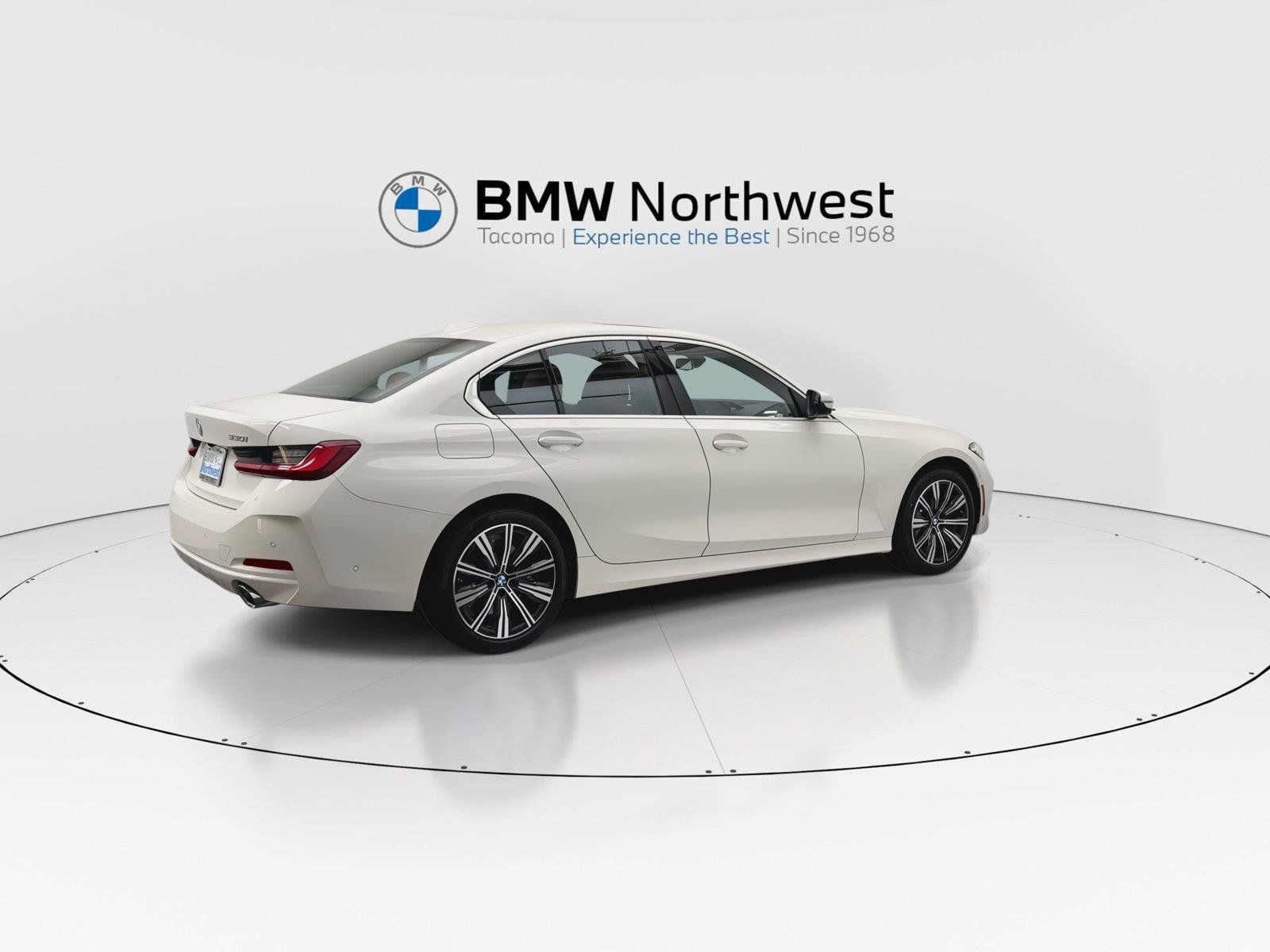 New 2026 BMW 330i Sedan w/ Convenience Package RWD image 4