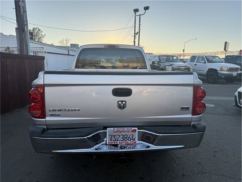Used 2005 Dodge Dakota SLT image 6