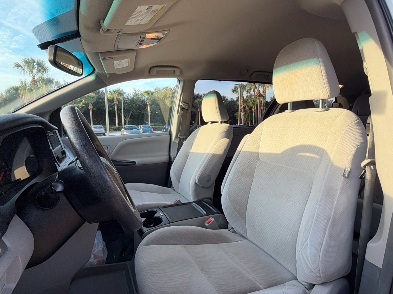 Used 2016 Toyota Sienna LE FWD image 6