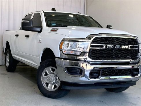 Used 2024 RAM 2500 Tradesman w/ Chrome Appearance Group AWD/4WD image 1