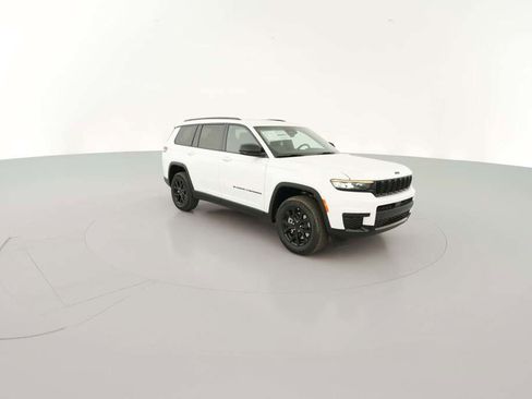 New 2025 Jeep Grand Cherokee L Laredo image 16