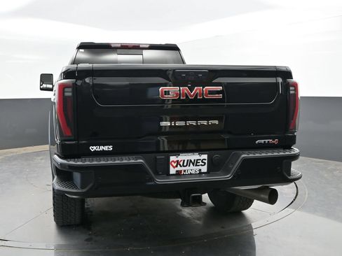 Used 2025 GMC Sierra 2500 AT4 AWD/4WD image 8