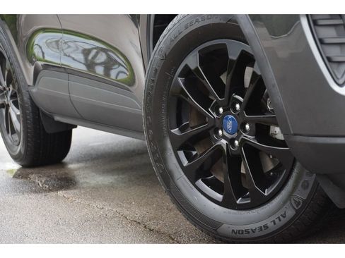 Used 2020 Ford Escape SE FWD image 10