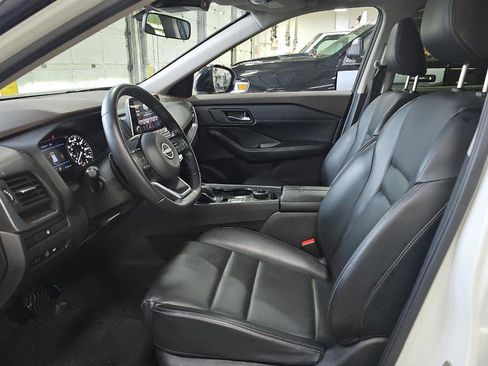 Certified 2023 Nissan Rogue SV w/ SV Premium B Package image 5