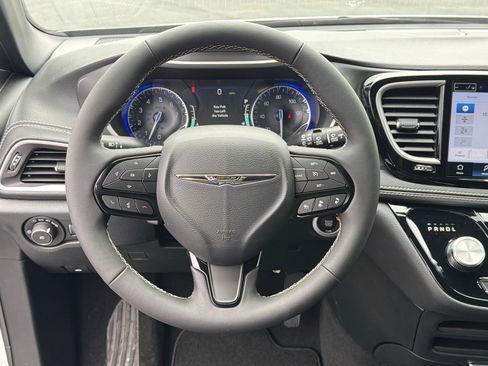 New 2026 Chrysler Pacifica Select w/ S Appearance Package FWD image 23