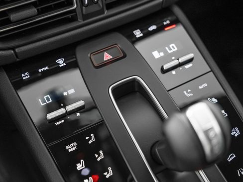 Certified 2026 Porsche Macan AWD/4WD image 24