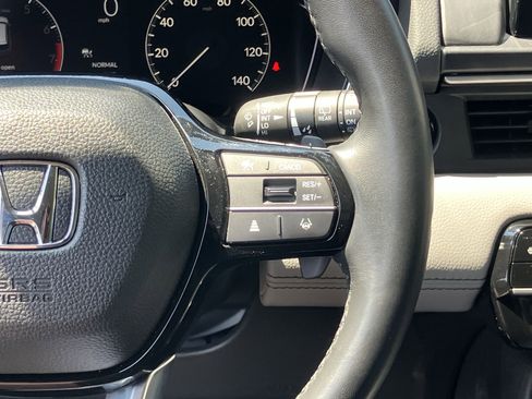 Used 2025 Honda Pilot EX-L image 22