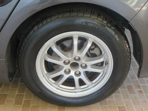 Used 2018 Toyota Prius Prime Premium FWD image 8