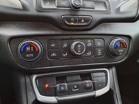 Certified 2022 GMC Terrain SLE w/ Driver Convenience Package image 8