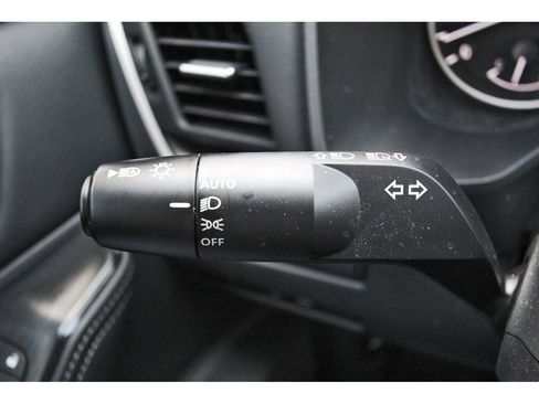Used 2025 Nissan Rogue SV FWD image 14
