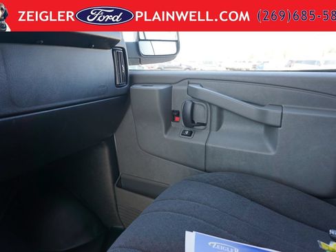 Used 2024 GMC Savana 2500 w/ Driver Convenience Package RWD image 23