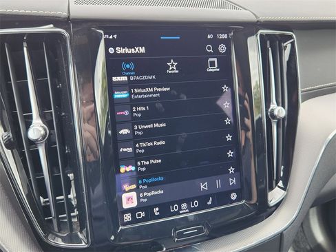 Used 2022 Volvo XC60 T8 R-Design w/ Advanced Package image 19