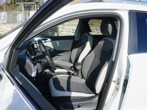 New 2026 Volkswagen Taos SE image 7