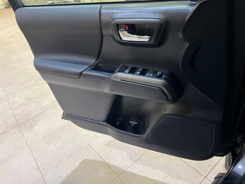 Certified 2023 Toyota Tacoma TRD Off-Road image 16