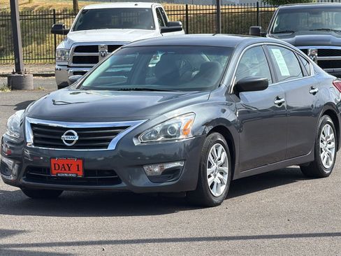 Used 2013 Nissan Altima 2.5 S FWD image 10