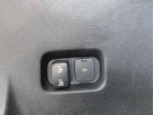 Used 2024 Ford Edge Titanium image 23