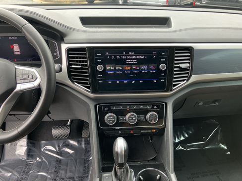 Used 2023 Volkswagen Atlas Cross Sport SE FWD image 25