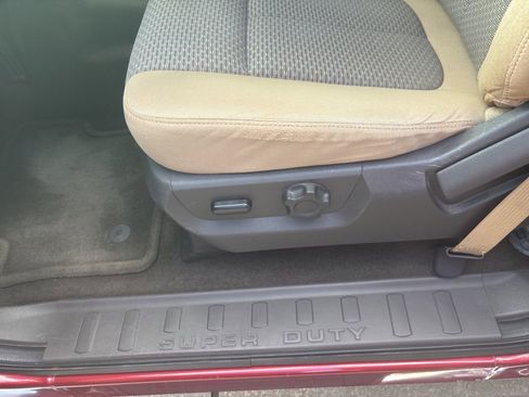 Used 2015 Ford F250 XLT w/ XLT Value Package image 9