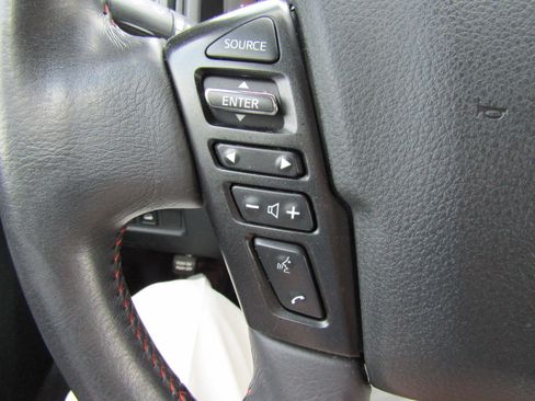 Used 2021 Nissan Titan PRO-4X w/ Pro-4x Convenience Package image 30