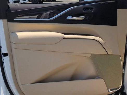 Used 2022 Cadillac Escalade Premium Luxury RWD image 24