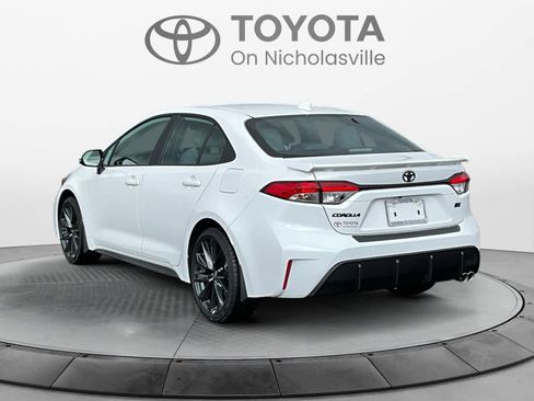 Used 2026 Toyota Corolla SE image 4