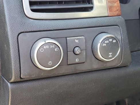 Used 2007 Chevrolet Avalanche LT AWD/4WD image 9
