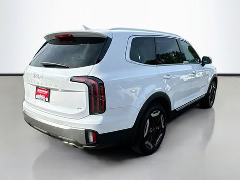 Used 2025 Kia Telluride EX w/ EX Captain's Chair Package AWD/4WD image 6