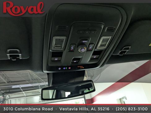 Used 2023 Chevrolet Tahoe Z71 w/ Luxury Package AWD/4WD image 28