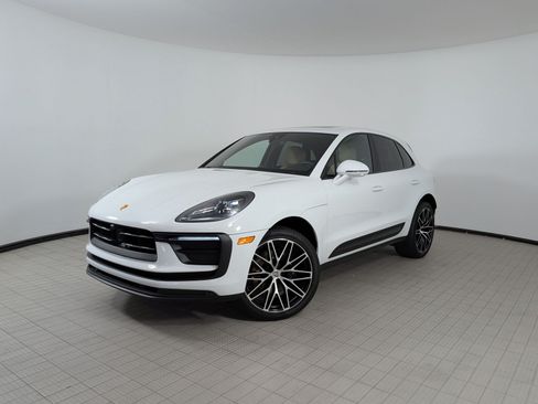 Certified 2026 Porsche Macan Turbo AWD/4WD image 1