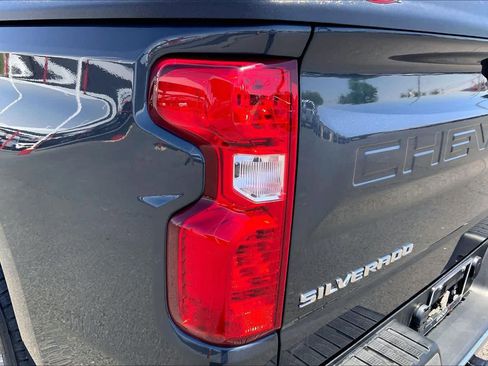 Used 2021 Chevrolet Silverado 1500 LT w/ Z71 Off-Road Package AWD/4WD image 29