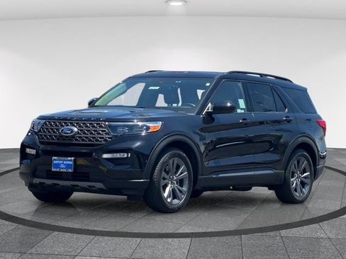 Certified 2023 Ford Explorer XLT w/ Equipment Group 202A RWD image 10