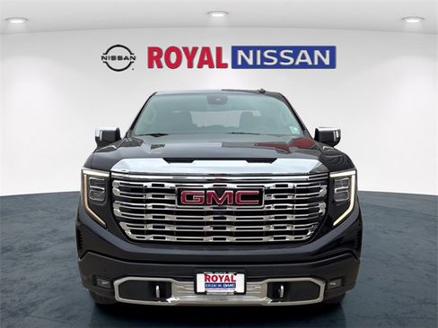 Used 2022 GMC Sierra 1500 Denali image 2