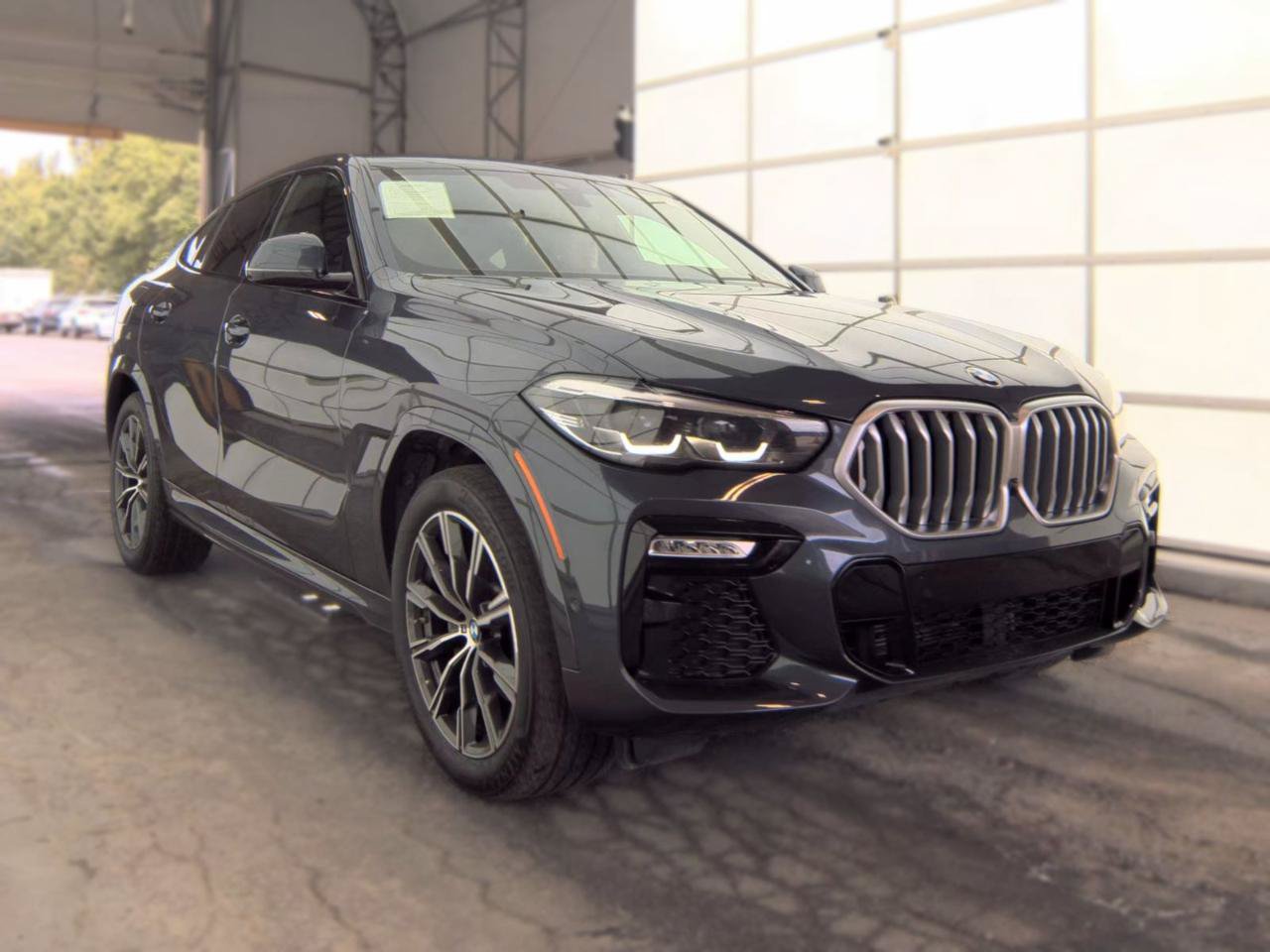 Used 2021 BMW X6 xDrive40i w/ M Sport Package AWD/4WD image 1