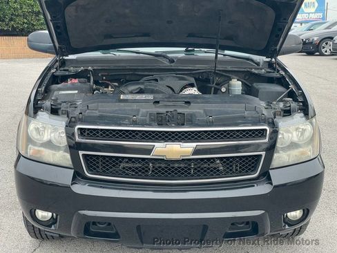 Used 2009 Chevrolet Suburban LT AWD/4WD image 8
